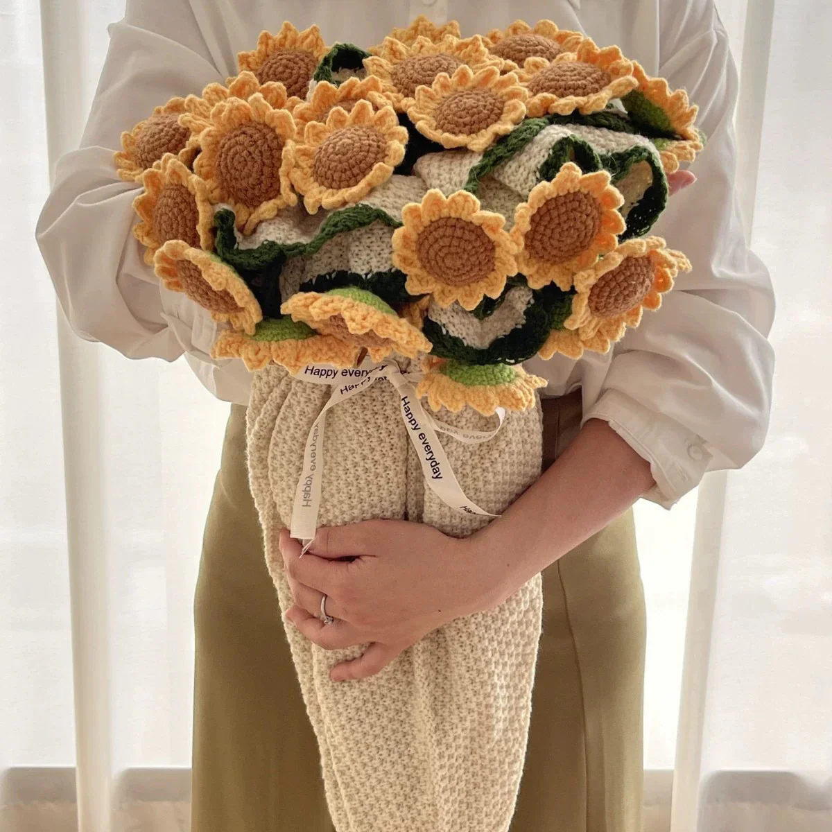 Tiktrove Bouquet Blanket - Image 10
